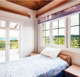 8 Bedroom villa with pool & seaview, near Acharavi, sleeps 16-18